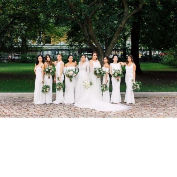 Monique Lhuillier Wedding Dress - Picture 6 of 7